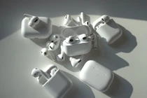 4 sai lầm phổ biến khi vệ sinh AirPods 