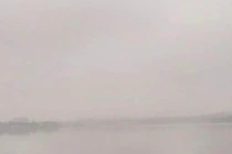 Hà Nội: Người phụ nữ lao ô tô xuống hồ Tây vì nhầm chân ga