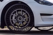 Lốp không cần hơi: Cứng chắc như titan, đàn hồi như cao su