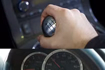 Thói quen sai lầm khi chạy xe số sàn gây hại ô tô