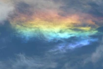 Vì sao mây trên trời lại có nhiều màu sắc?