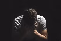 Không nỡ chia tay vì món nợ ân tình với bạn gái