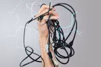 Một nam học sinh bị điện giật tử vong khi diễn văn nghệ