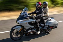 Triệu hồi môtô "vua đường trường" Honda Goldwing 1800 