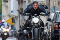 Tom Cruise cầm lái hàng loạt xe môtô BMW Motorrad mới