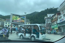 Lào Cai: “Thả cửa” thí điểm, xe điện tung hoành, Sa Pa thêm ùn tắc