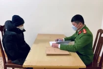 Bắt quả tang nữ nhân viên quán karaoke bán dâm giá 700 nghìn đồng/ lượt