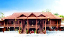 Chiêm ngưỡng ngôi nhà gỗ lim 200 tỷ lớn nhất Việt Nam