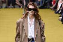 Biến tấu áo khoác hợp mốt mùa đông 2023