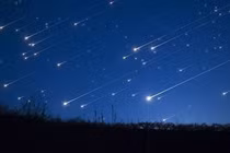 Mưa sao băng Geminids đạt cực đại vào lúc nào?