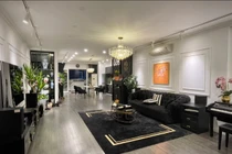 Cận cảnh căn hộ 200 m2 của ca sĩ Minh Quân 