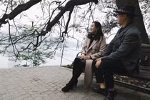 Hà Nội vắng lặng sáng mùng 1 Tết, người dân xuất hành du Xuân muộn