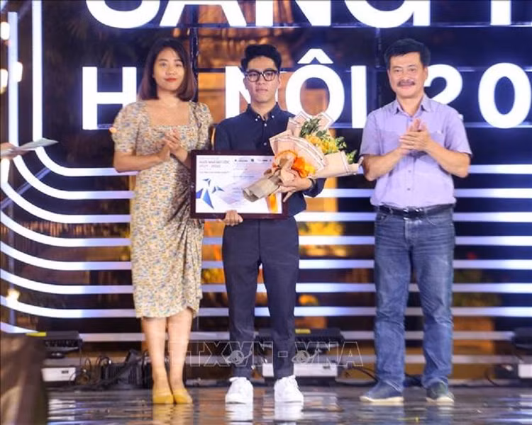 Giải ba cuộc thi “Thiết kế ngôi nhà mơ ước 2021-2022” thuộc về tác giả Nguyễn Thái Sơn. Ảnh: Tuấn Đức TTXVN.