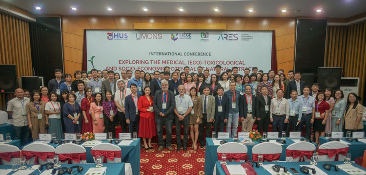 Các nhà khoa học Việt Nam và quốc tế tham gia nghiên cứu dự án.