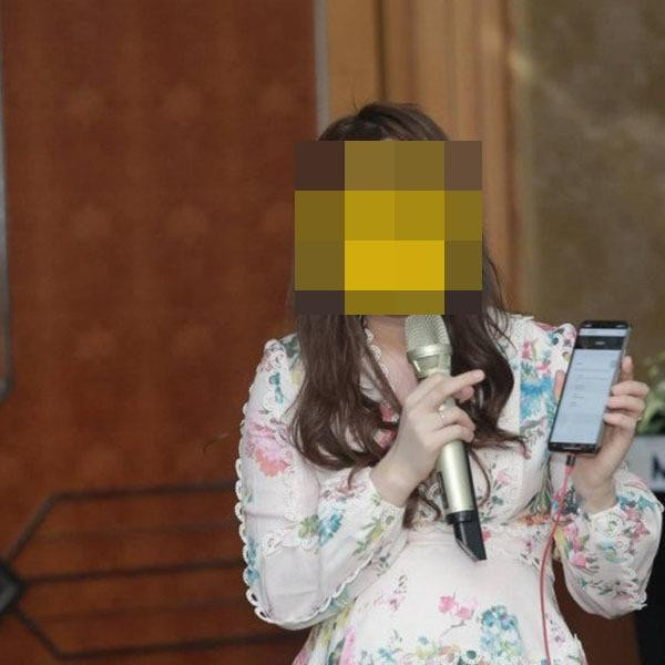 Sự việc sau khi bị khui ra gây xôn xao cõi mạng, netizen từ đây cũng tò mò về danh tính của hot girl lừa đảo nổi tiếng này.