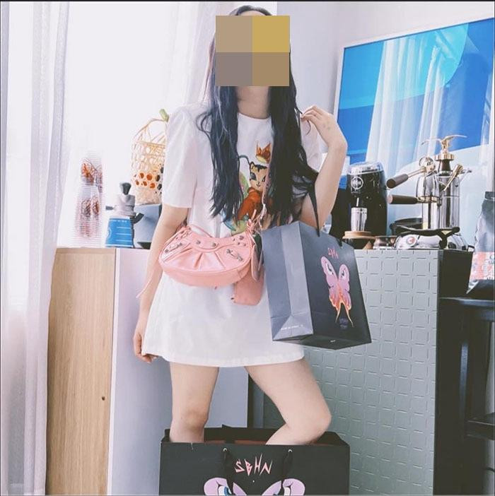 Đáng chú ý, đây là một cô gái trẻ mới 27 tuổi. Dù vậy, &quot;cô dâu siêu lừa đảo&quot; này đã có những chiêu thức rất tinh vi như trong phim truyền hình.