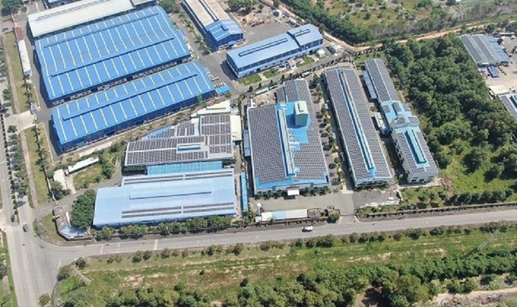 Tiền thân của Sametel là một bộ phận sản xuất của SAMHOLDINGS (Tên cũ là SACOM) được cổ phần hóa thành công ty độc lập để phát triển nhánh kinh doanh về vật liệu điện và viễn thông. Sau nhiều năm phát triển, vốn điều lệ hiện nay là 54.674.320.000 VNĐ.