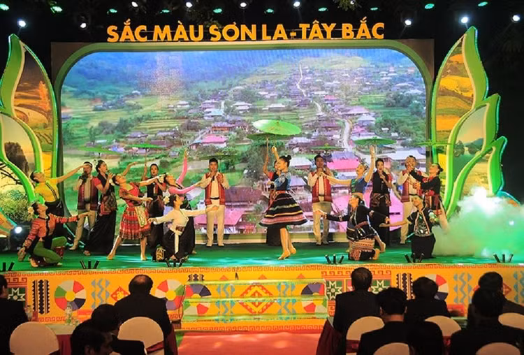 Lễ khai mạc chương trình Sắc màu Sơn La - Tây Bắc lần thứ II, năm 2022 tại Hà Nội.