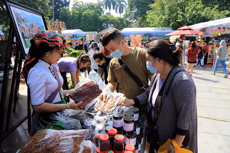 Trong 3 ngày chương trình hoạt động đã thu hút được trên 30.000 lượt du khách tham quan.