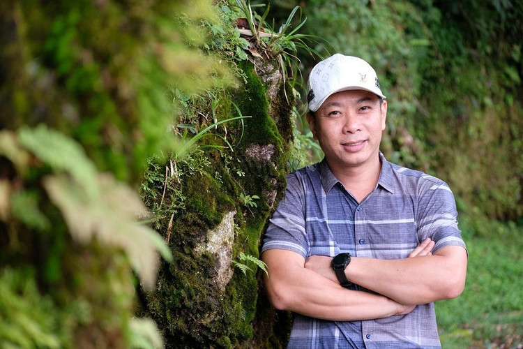 Chủ tịch Hội Du lịch cộng đồng Phạm Hải Quỳnh đặc biệt yêu thích núi rừng và bảo vệ môi trường.