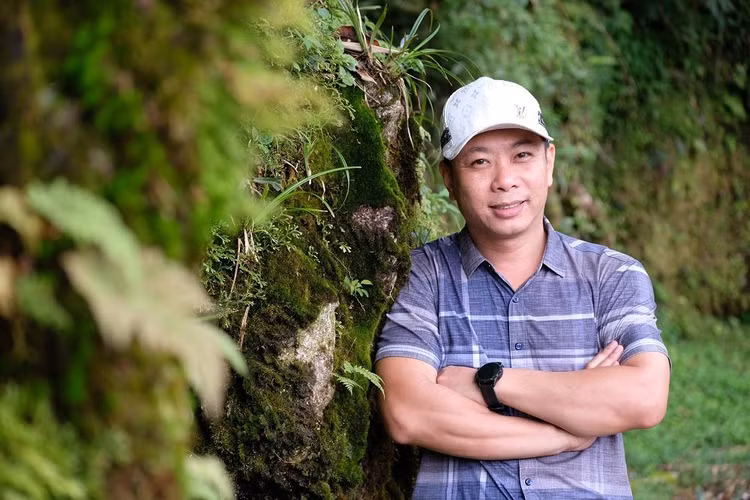 Chủ tịch Hội Du lịch cộng đồng Phạm Hải Quỳnh đặc biệt yêu thích núi rừng và bảo vệ môi trường.