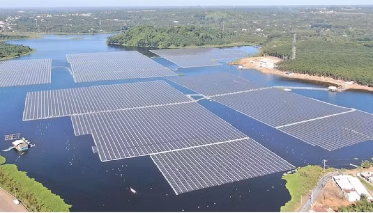 Công trình dự án nhà máy điện mặt trời tại xã Quảng Thành, huyện Châu Đức. (Ảnh: N.L)