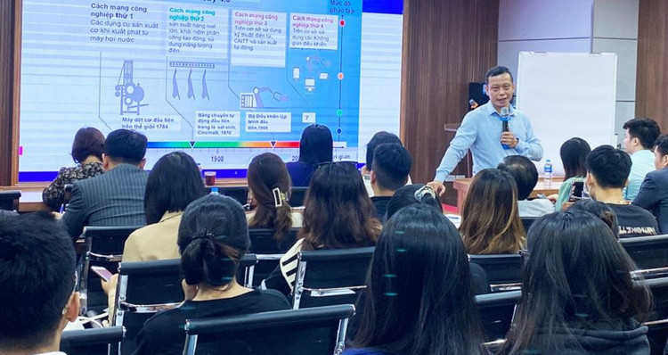 Lớp học chuyển đổi số cho doanh nghiệp nhỏ và vừa.