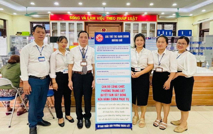 Hà Nội triển khai thí điểm mô hình 5 thủ tục hành chính không chờ, không giấy hẹn.