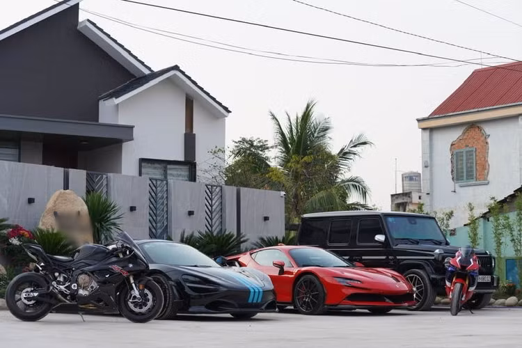 Bên trong garage siêu xe hoành tráng của giới đại gia Việt