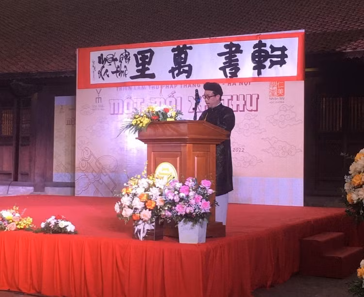 Ông Lê Xuân Kiêu, Trưởng BTC phát biểu tại triển lãm.