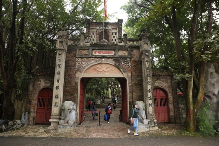 Việt Phủ Thành Chương.