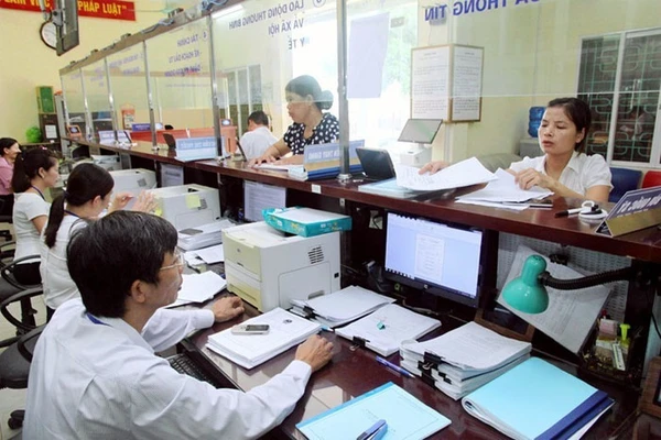 Việt Nam đẩy mạnh chuyển đổi số, bỏ yêu cầu giấy tờ đã tích hợp trên cơ sở dữ liệu