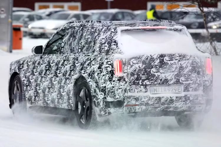 rolls-royce-cullinan-ev-testing-6.jpg