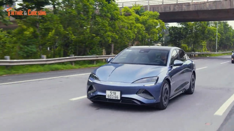 trai-nghiem-xe-dien-cong-suat-khung-523-ma-luc-byd-seal-performance-co-gi-mp4-snapshot-0114587.jpg