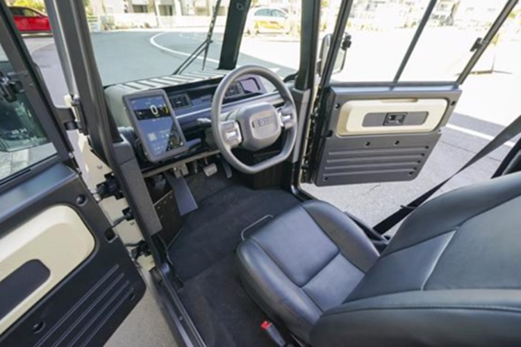 Trong tháng đầu tiên giới thiệu, hãng đã nhận được hơn 1.000 lượt đăng ký và đến tháng 5/2025, số lượng đơn đặt hàng đạt 2.250 chiếc, vượt quá một nửa mục tiêu sản xuất 3.300 xe trước tháng 3/2027.