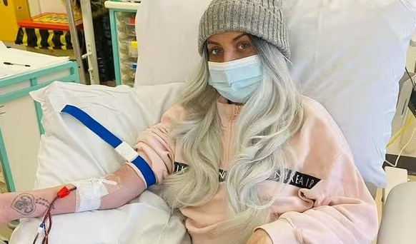 Đau họng tưởng viêm amidan, ai ngờ mắc ung thư máu Chloe-Leigh Todd ban đầu bị chẩn đoán nhầm viêm amidan. Ảnh: SWNS.