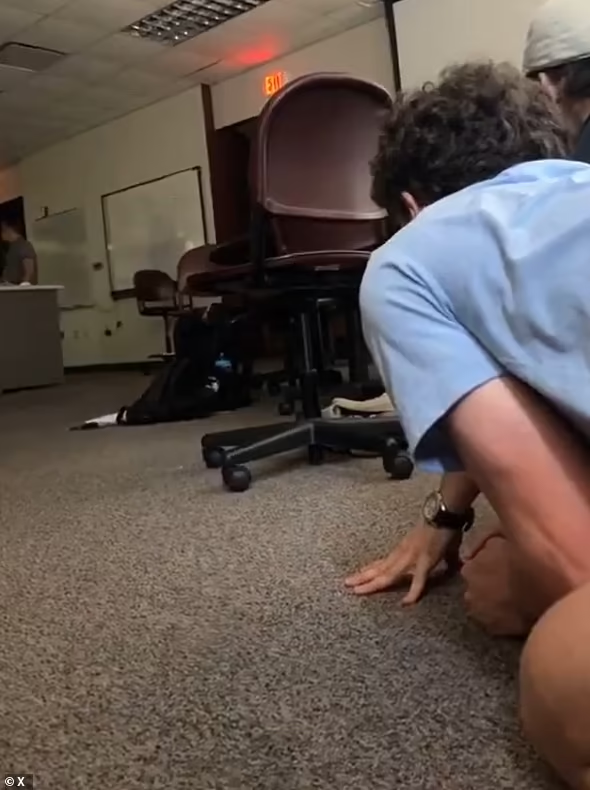 Hien truong vu xa sung kinh hoang tai dai hoc o My-Hinh-6