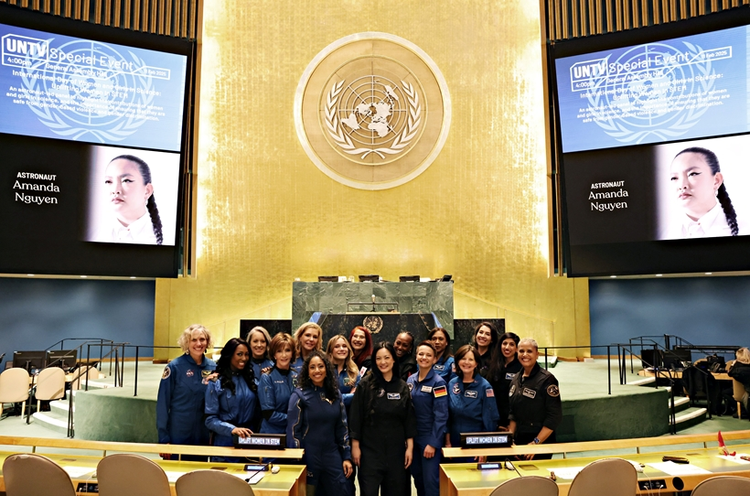 Amanda Nguyen - nguoi phu nu goc Viet dau tien bay vao khong gian-Hinh-6