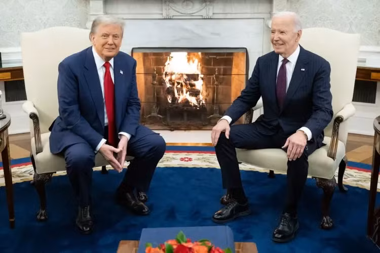 Chuyên gia giải mã ngôn ngữ cơ thể trong cuộc gặp ông Trump-Biden - Hình 2 Chuyen gia giai ma ngon ngu co the trong cuoc gap ong Trump-Biden-Hinh-2