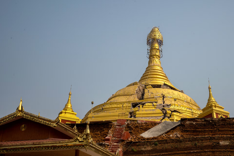 Toan canh Myamnar “chay dua voi thoi gian” tim nan nhan dong dat-Hinh-11