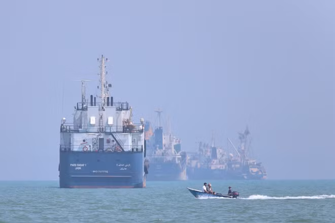 Khi nào eo biển Hormuz sẽ mở lại sau thỏa thuận Mỹ - Iran?