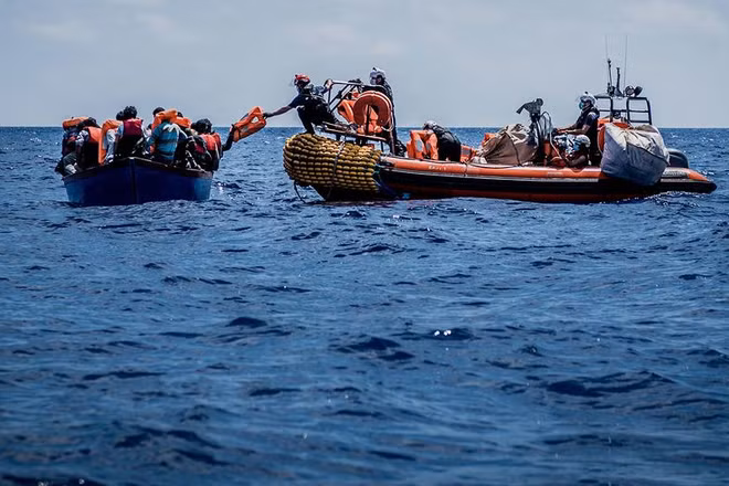 Lật thuyền chở người di cư ở Libya, 51 người thiệt mạng, mất tích 