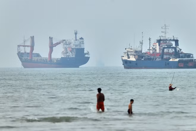 Iran đóng cửa eo biển Hormuz
