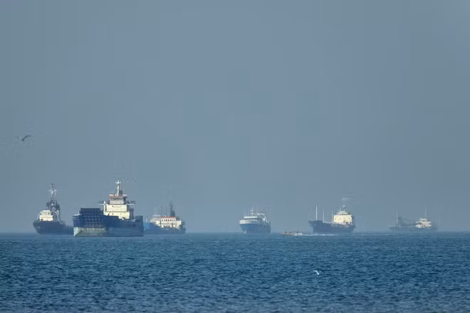 Anh chuẩn bị rà phá thủy lôi tại eo biển Hormuz?
