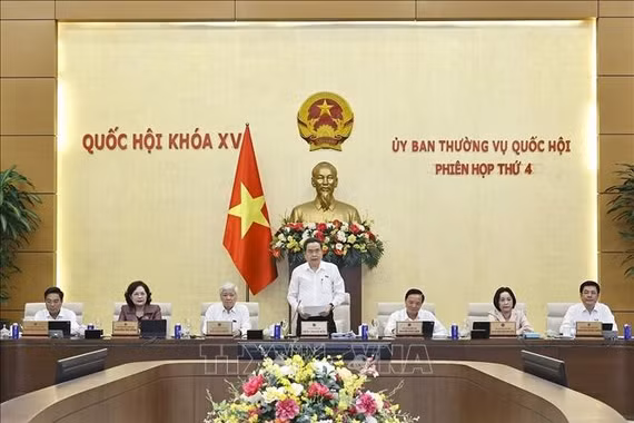 UBTV Quốc hội họp phiên thứ 4, xem xét hàng loạt nội dung