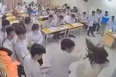 Nam sinh đánh cô giáo ngay tại lớp học sẽ bị xử lý thế nào?