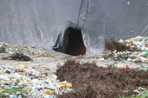 Khu xử lý chất thải Ngọc Hồi gặp sự cố, rác thải tràn ra môi trường