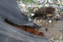 Sự cố vỡ khu xử lý chất thải Ngọc Hồi: BQL và Dịch vụ CI báo cáo do mưa nhiều