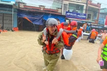  Công an Gia Lai dốc toàn lực cứu dân khỏi ngập lụt,