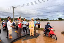 3 người tử vong do mưa lũ, đoạn đầu cầu Quý Đức ở Gia Lai hư hỏng 